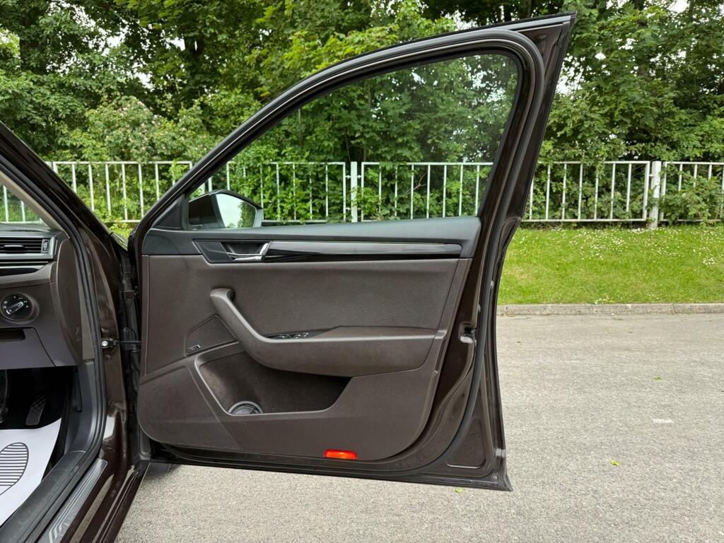 Skoda Superb Superb Se L Executive Tdi S-a Silver #74