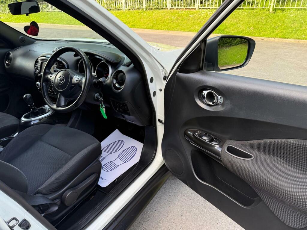 Nissan Juke 1.6 Tekna Xtronic 117 Bhp Grey #61