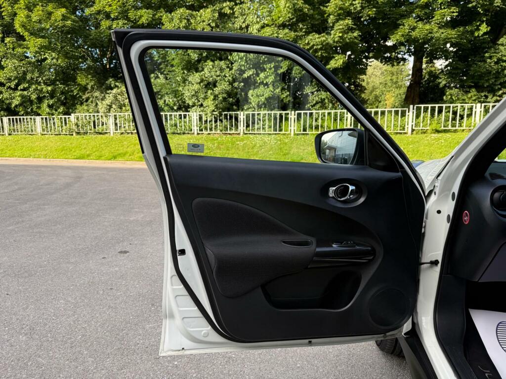 Nissan Juke 1.6 Tekna Xtronic 117 Bhp Grey #64