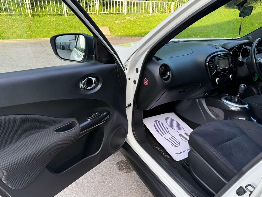 Nissan Juke 1.6 Tekna Xtronic 117 Bhp Grey #62