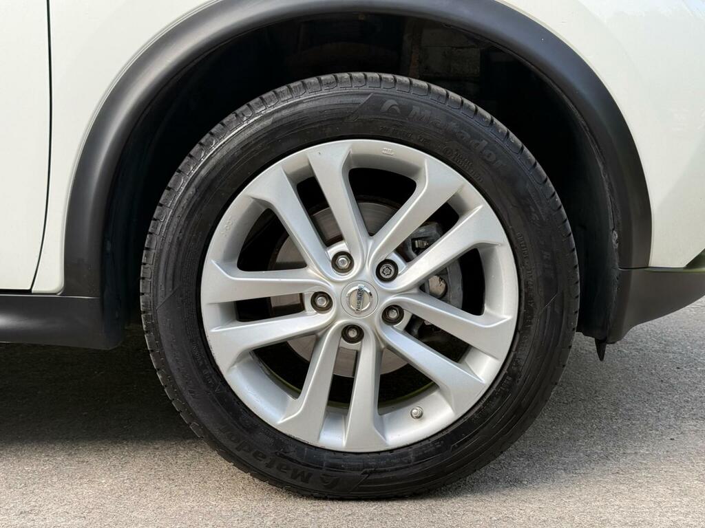 Nissan Juke 1.6 Tekna Xtronic 117 Bhp Grey #32