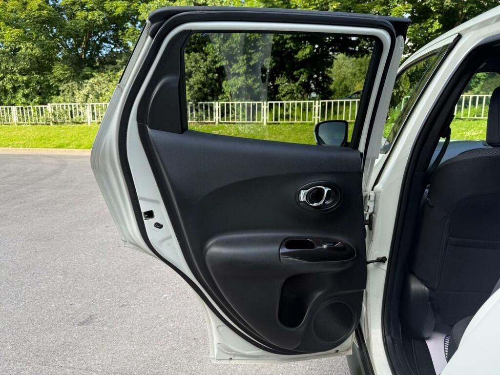 Nissan Juke 1.6 Tekna Xtronic 117 Bhp Grey #68