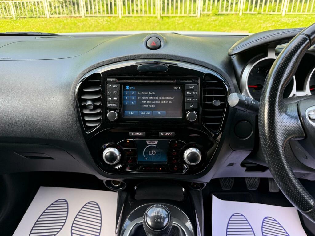 Nissan Juke 1.6 Tekna Xtronic 117 Bhp Grey #44