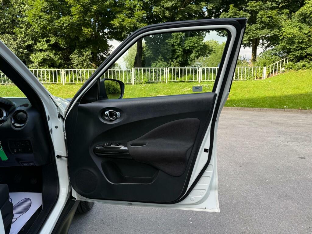 Nissan Juke 1.6 Tekna Xtronic 117 Bhp Grey #63