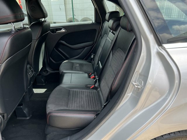 Mercedes-Benz B Class 2.1 B 200 D Amg Line Premium 134 Bhp Black #25