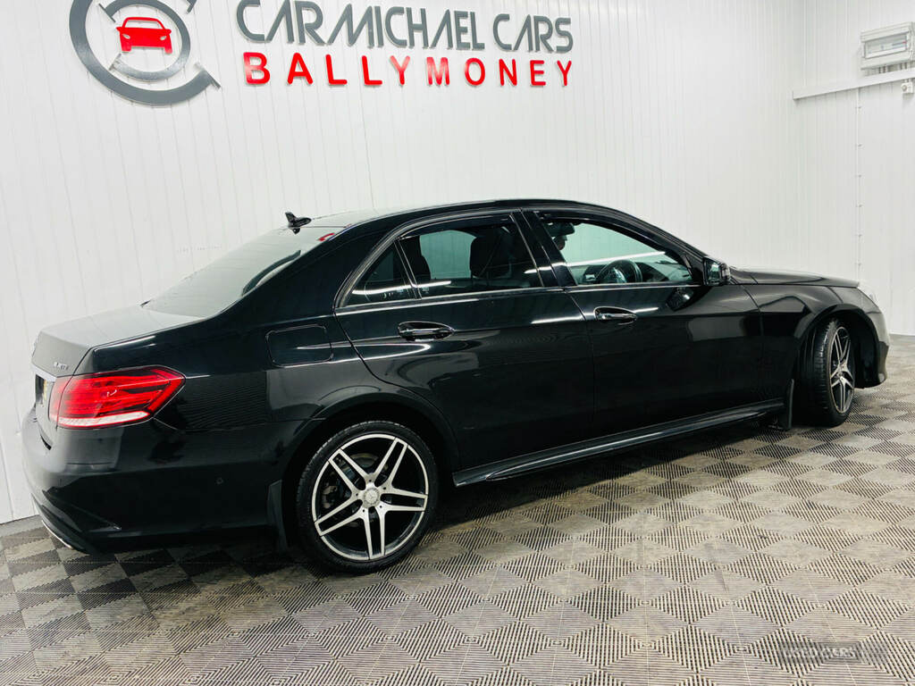 Mercedes-Benz E Class E220 Bluetec Amg Night Edition 7G-tronic WUI8920 Black #4