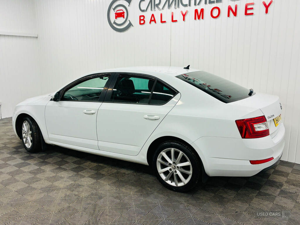 Skoda Octavia 1.6 Tdi Cr 110 Se L Dsg DG66FWD White #4