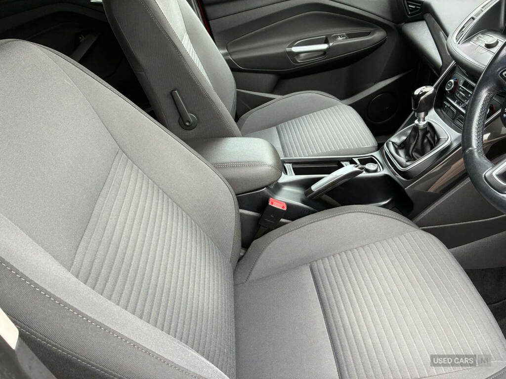 Ford Focus C-Max 1.5 Tdci Titanium Red #2