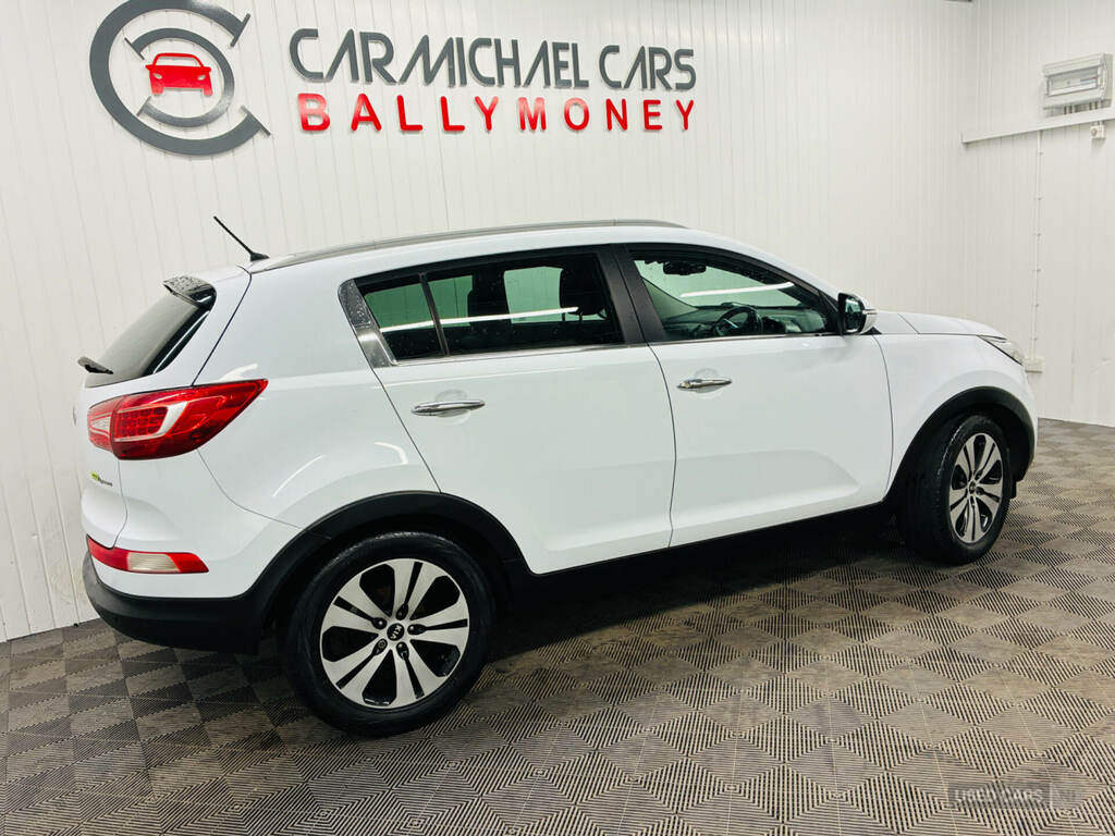 Kia Sportage  Silver #4