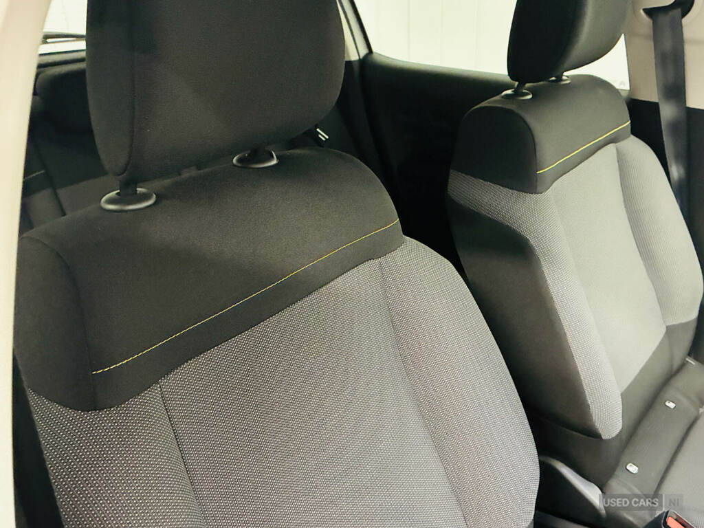 Citroen C3 1.2 Puretech 82 Flair Silver #2