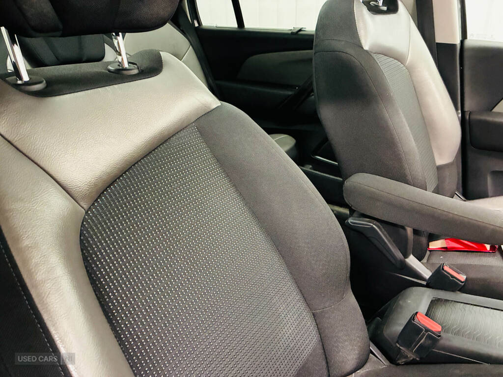 Citroen Grand C4 Picasso 1.6 Bluehdi Exclusive Grey #2