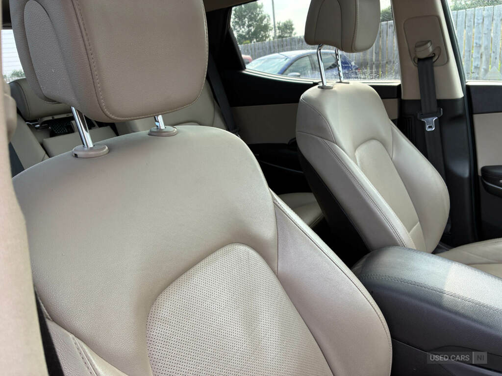Hyundai Santa Fe 2.2 Crdi Premium Se 7 Seats Black #2