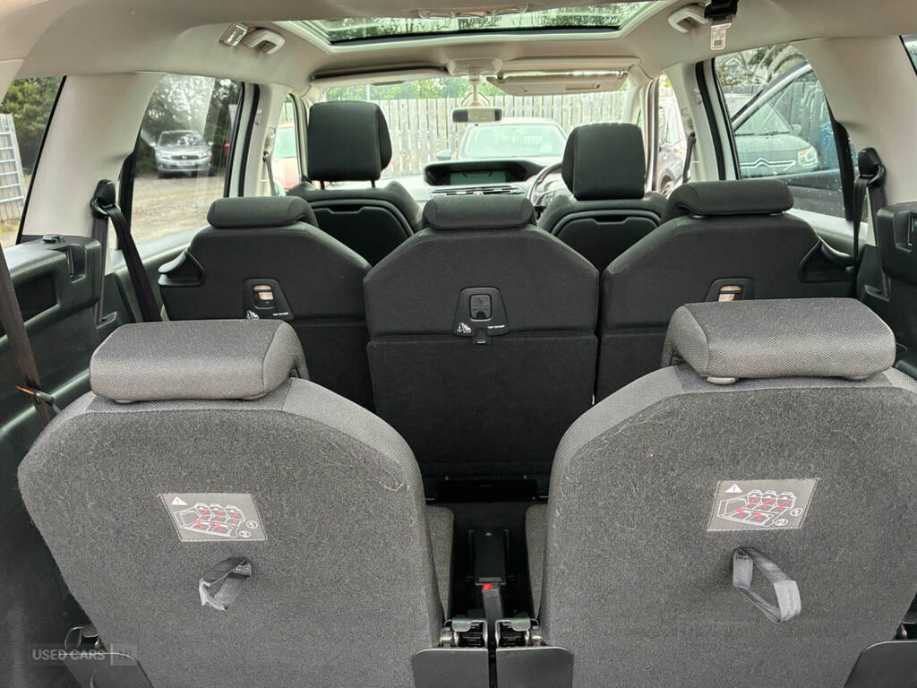 Citroen Grand C4 Picasso 1.6 Bluehdi Selection White #4