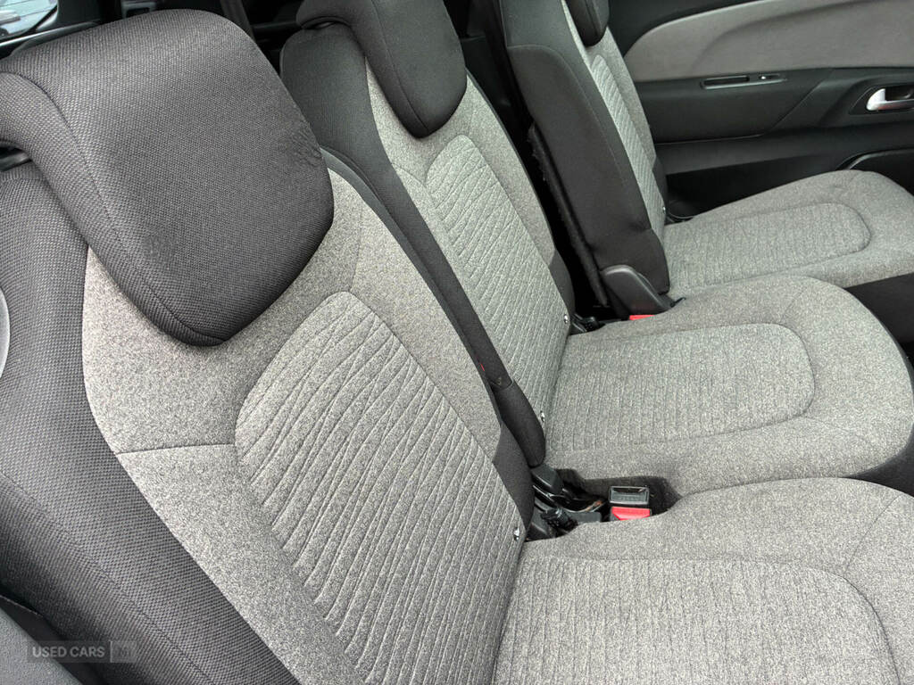 Citroen Grand C4 Picasso 1.6 Bluehdi Selection White #3