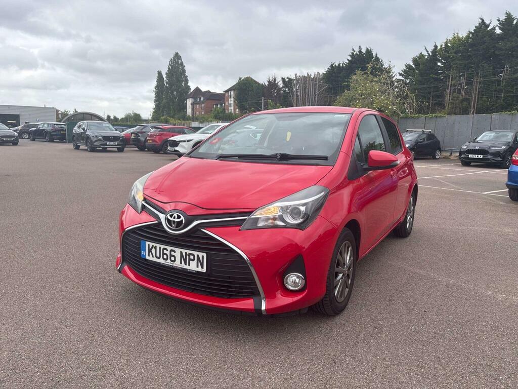Toyota Yaris Icon Red #3