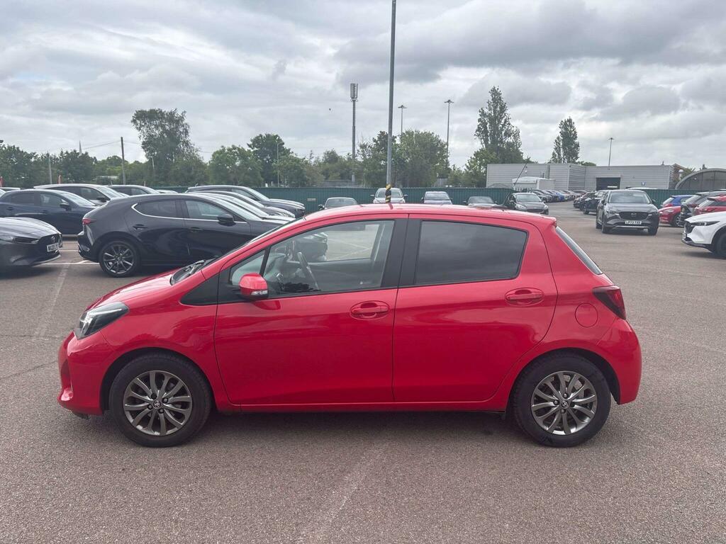 Toyota Yaris Icon Red #5