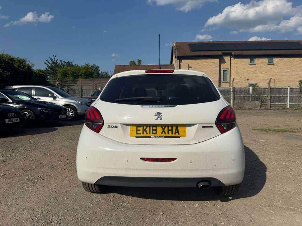 Peugeot 208 Gt Line White #5