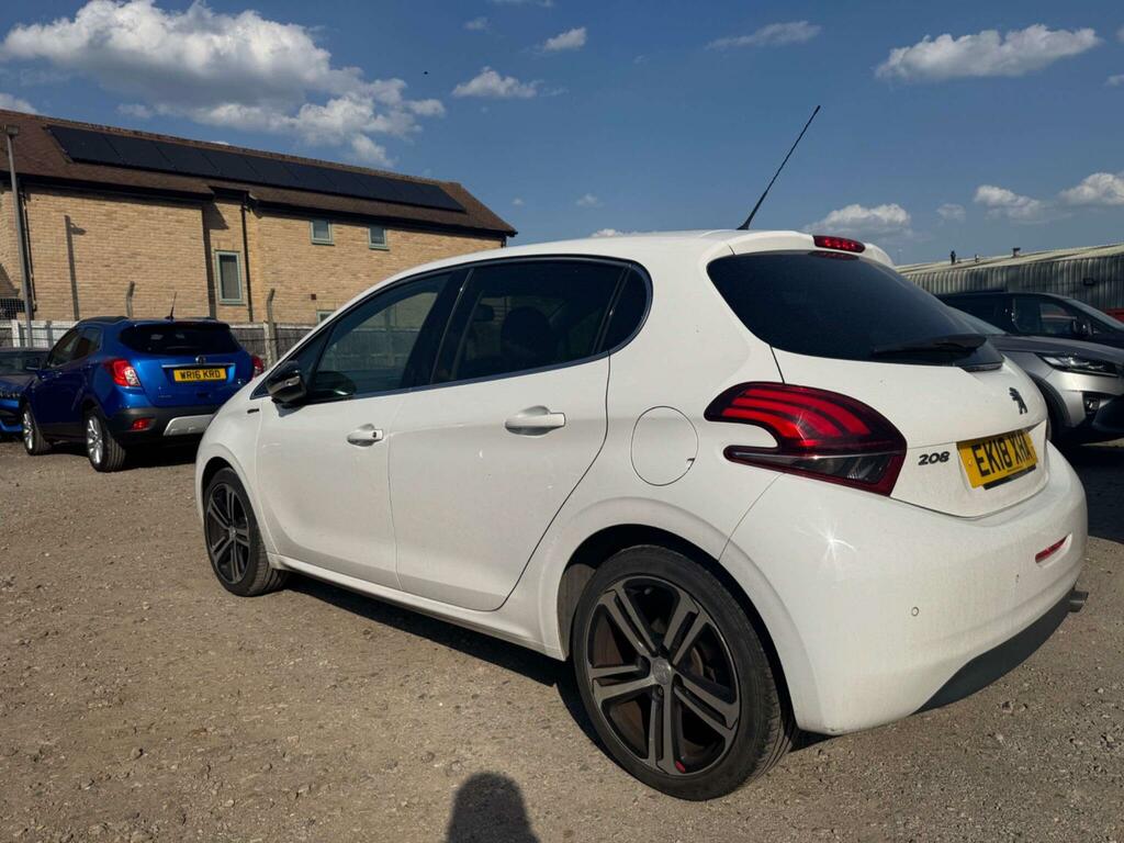 Peugeot 208 Gt Line White #3
