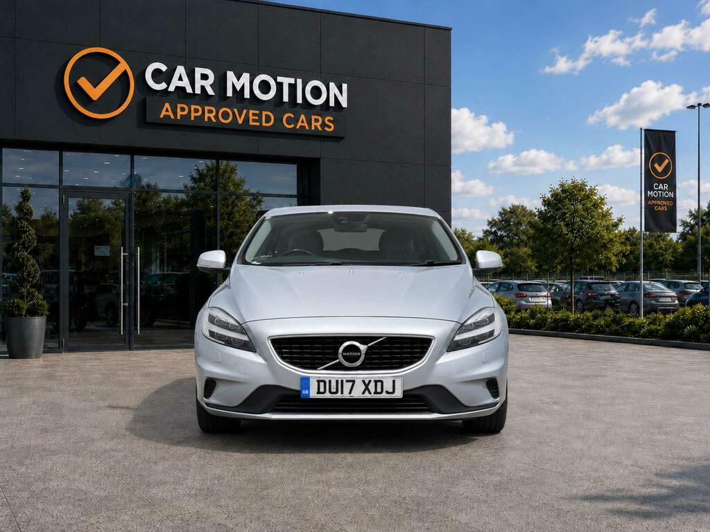 Volvo V40 2.0 V40 R-design Nav D2 DU17XDJ Silver #2