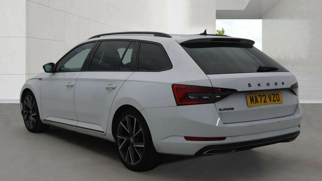 Skoda Superb 2.0 Superb Sportline Tdi White #3