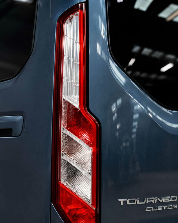 Ford Tourneo Custom 2.0 Ecoblue 130Ps Lr 8 Seater Titanium Grey #16