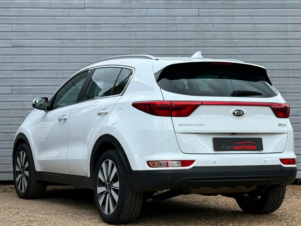 Kia Sportage 1.7 Crdi 3 Euro 6 Ss White #4