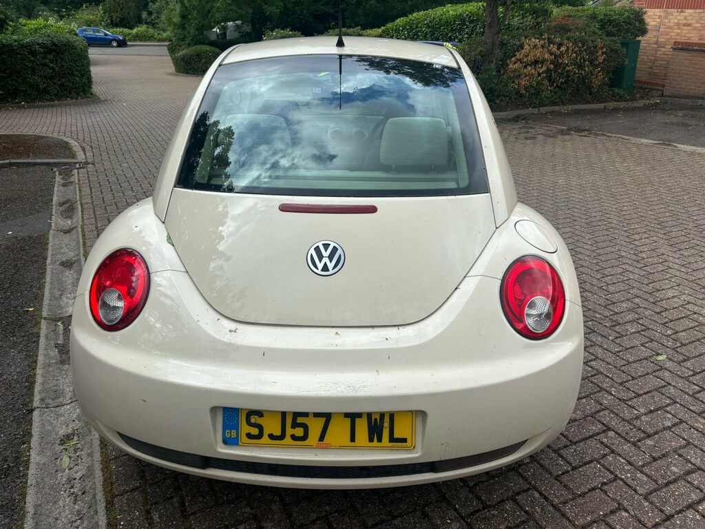 Volkswagen Beetle 2.0 Cabriolet Yellow #8