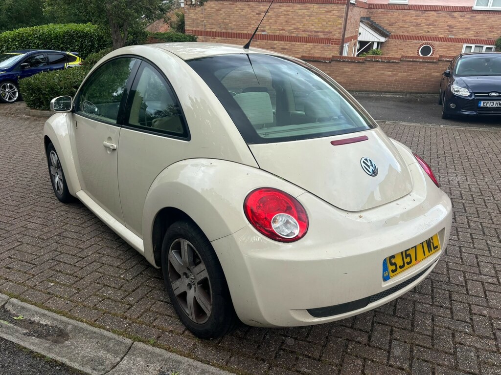 Volkswagen Beetle 1.6 Luna Beige #2