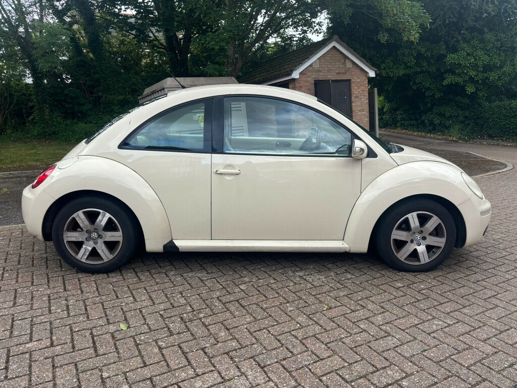 Volkswagen Beetle 1.6 Luna Beige #6