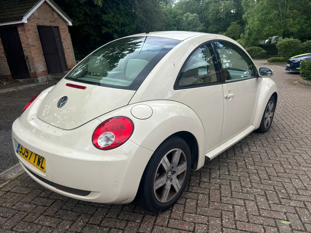 Volkswagen Beetle 1.6 Luna Beige #4
