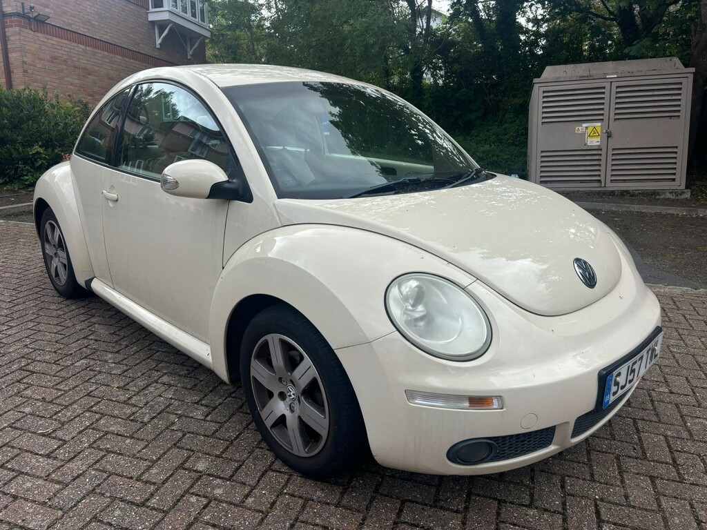 Volkswagen Beetle 1.6 Luna Beige #3