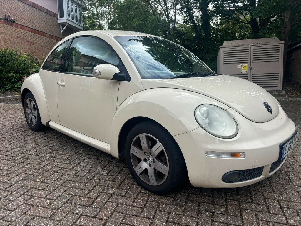 Volkswagen Beetle 2.0 Cabriolet Yellow #10