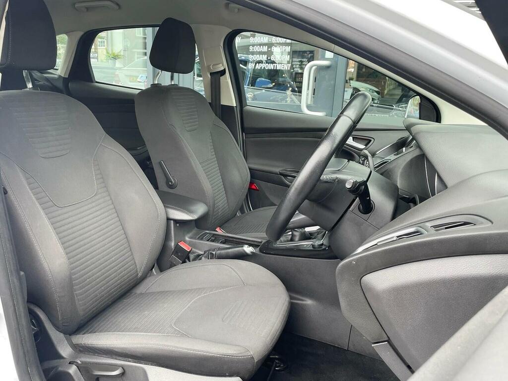Ford Focus Hatchback 1.5 Tdci Zetec Edition Euro 6 Ss MM17TVE White #2