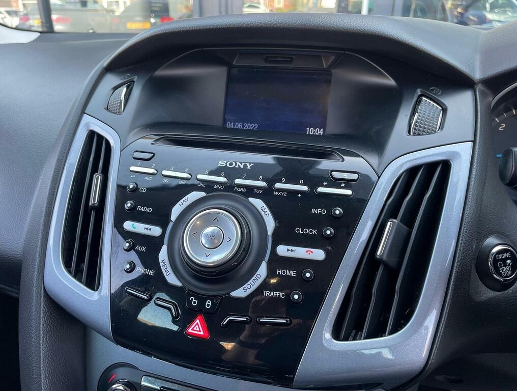 Ford Focus 1.6 Tdci Econetic Titanium Navigator Euro 5 Ss White #3