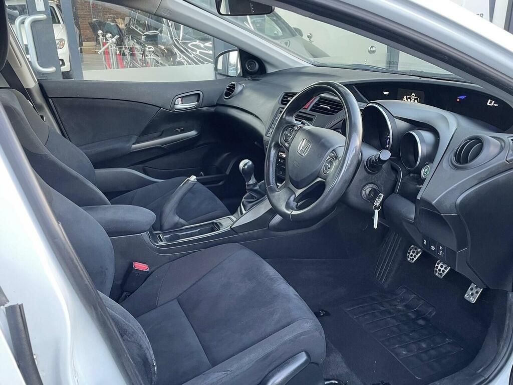 Honda Civic 1.6 I-dtec Es-t Euro 5 Ss White #4