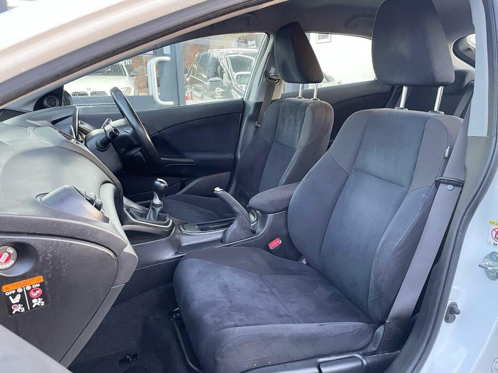 Honda Civic 1.6 I-dtec Es-t Euro 5 Ss White #2