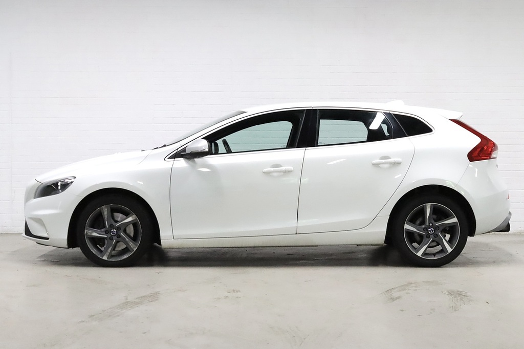 Volvo V40 T2 R-design Nav White #5