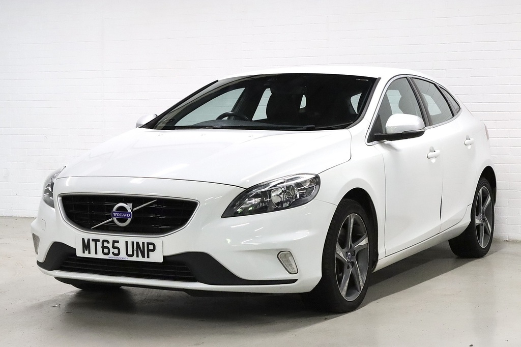 Volvo V40 T2 R-design Nav White #3
