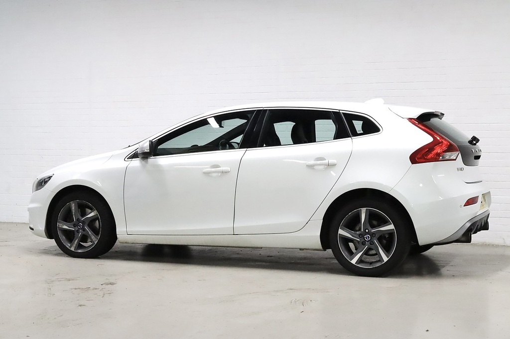 Volvo V40 T2 R-design Nav White #6