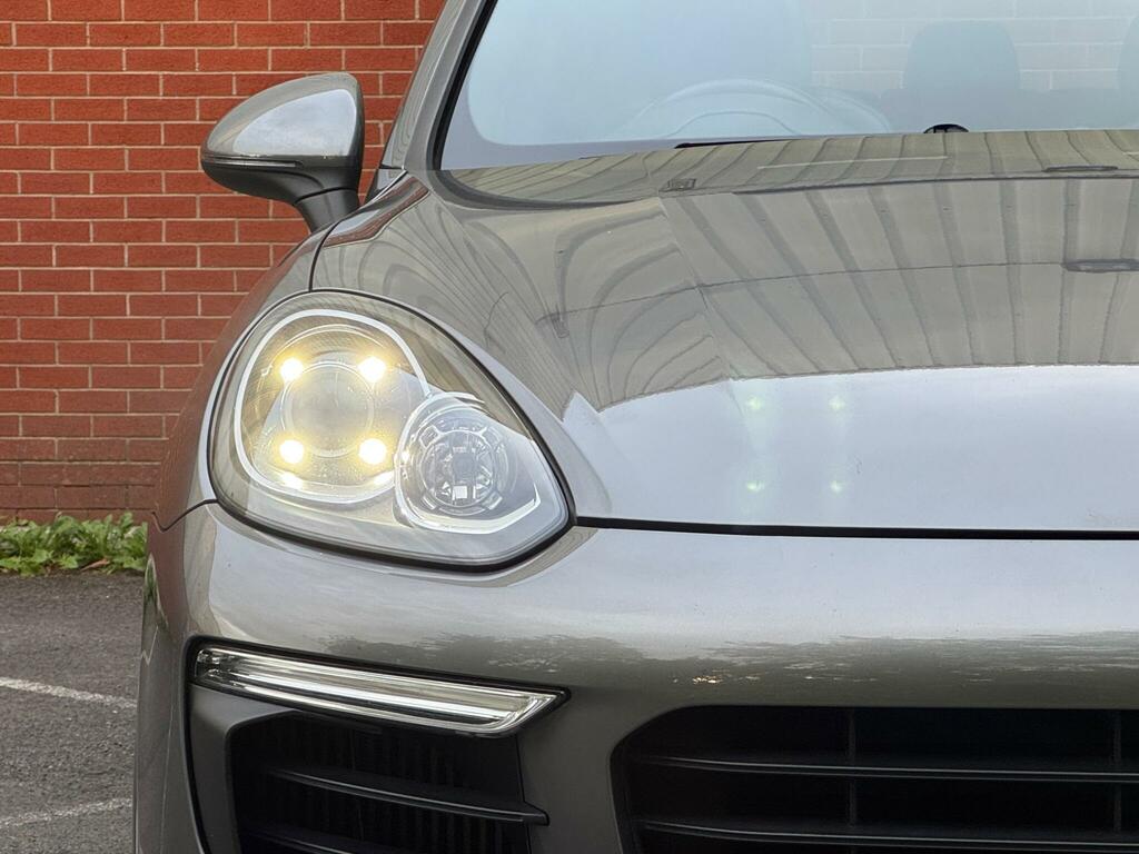 Porsche Cayenne Suv Red #9