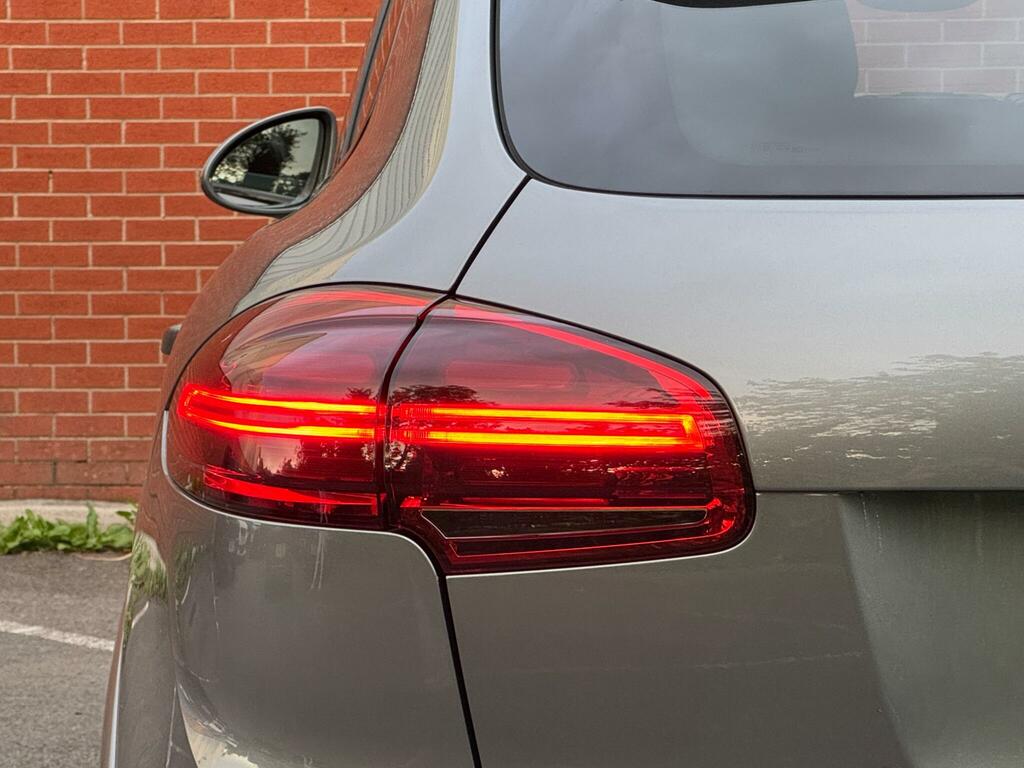 Porsche Cayenne Suv Red #14