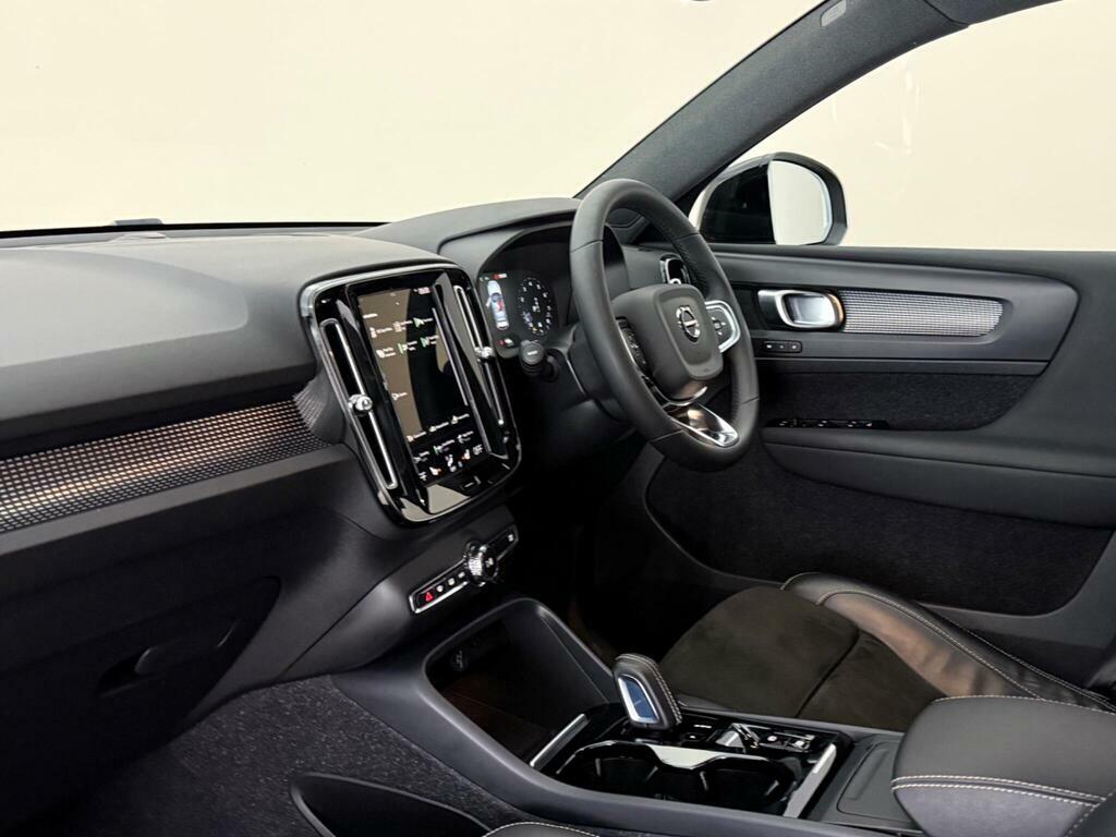 Volvo XC40 2.0 B4 Mhev R-design Pro Awd Euro 6 Ss AP21OJF Red #4