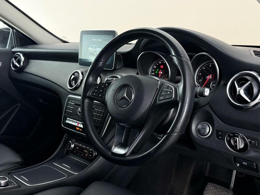 Mercedes-Benz GLA Class 1.6 Gla200 Sport Executive 7G-dct Euro 6 Ss 5 LN19NWA Grey #3