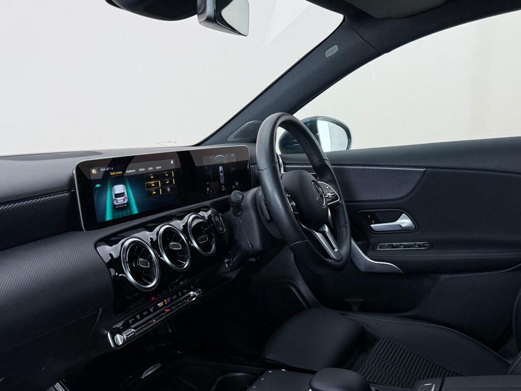 Mercedes-Benz A Class 2.0 A200d Sport Executive 8G-dct Euro 6 Ss MV70KNW Blue #3