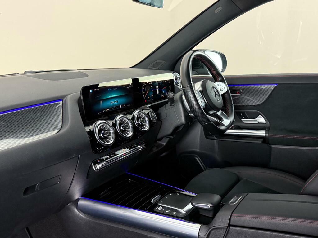 Mercedes-Benz GLA Class 1.3 Gla200 Amg Line Premium Plus 7G-dct Euro 6 LB22BZM Black #4