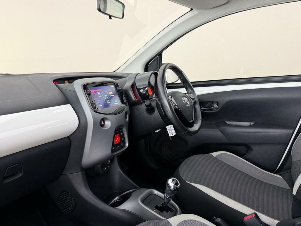 Toyota Aygo 1.0 Vvt-i X-trend Funroof X-shift Euro 6 EA69VOP White #4