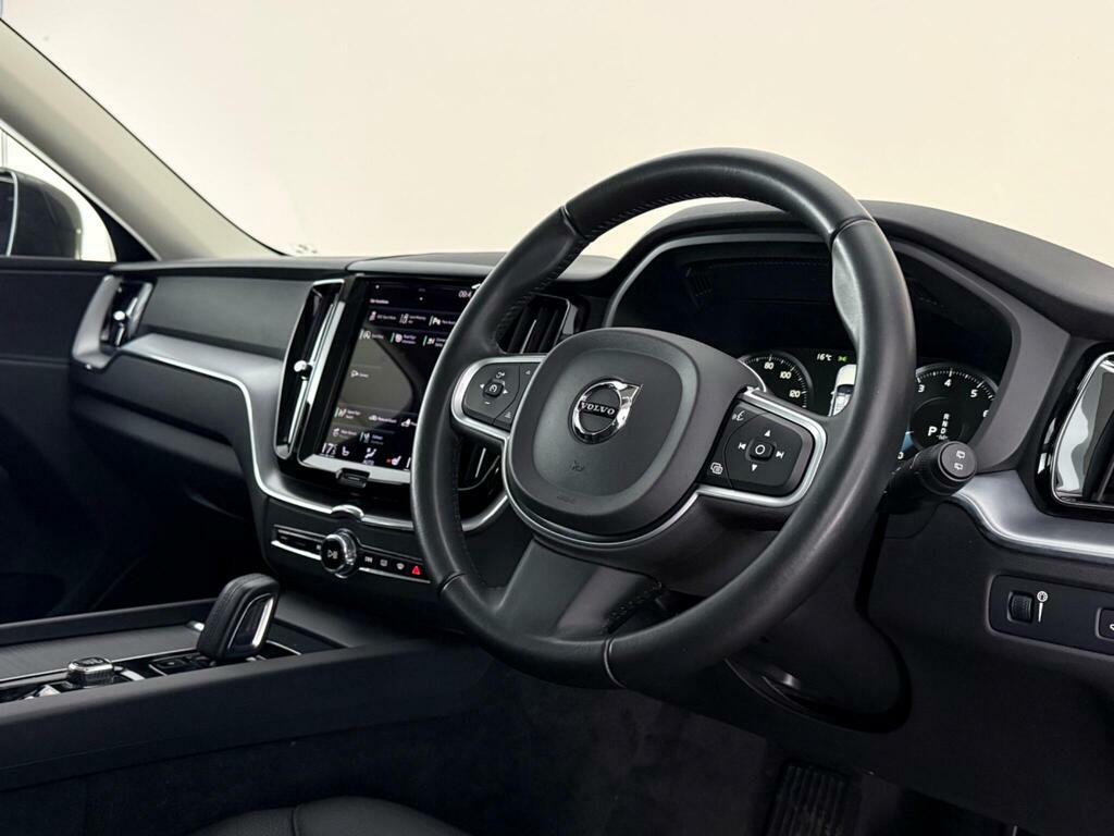 Volvo XC60 2.0 B5 Mhev Momentum Euro 6 Ss DA70FSO Grey #2