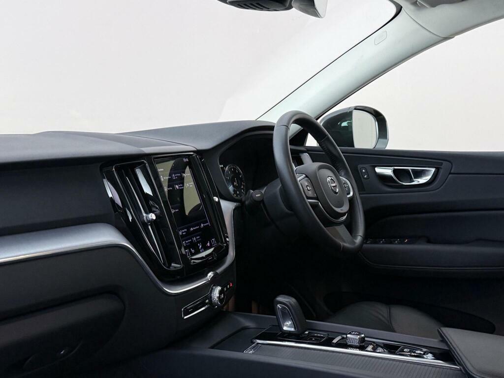 Volvo XC60 2.0 B5 Mhev Momentum Euro 6 Ss DA70FSO Grey #3