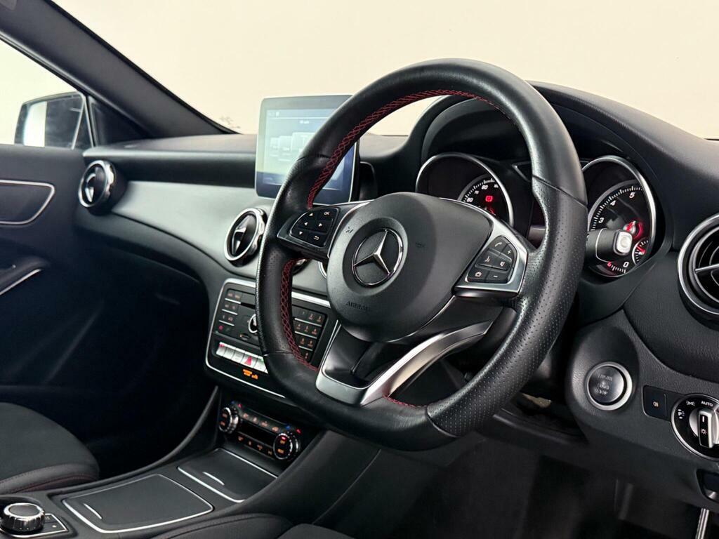 Mercedes-Benz GLA Class 1.6 Gla180 Amg Line Edition 7G-dct Euro 6 Ss SK69USC Black #3