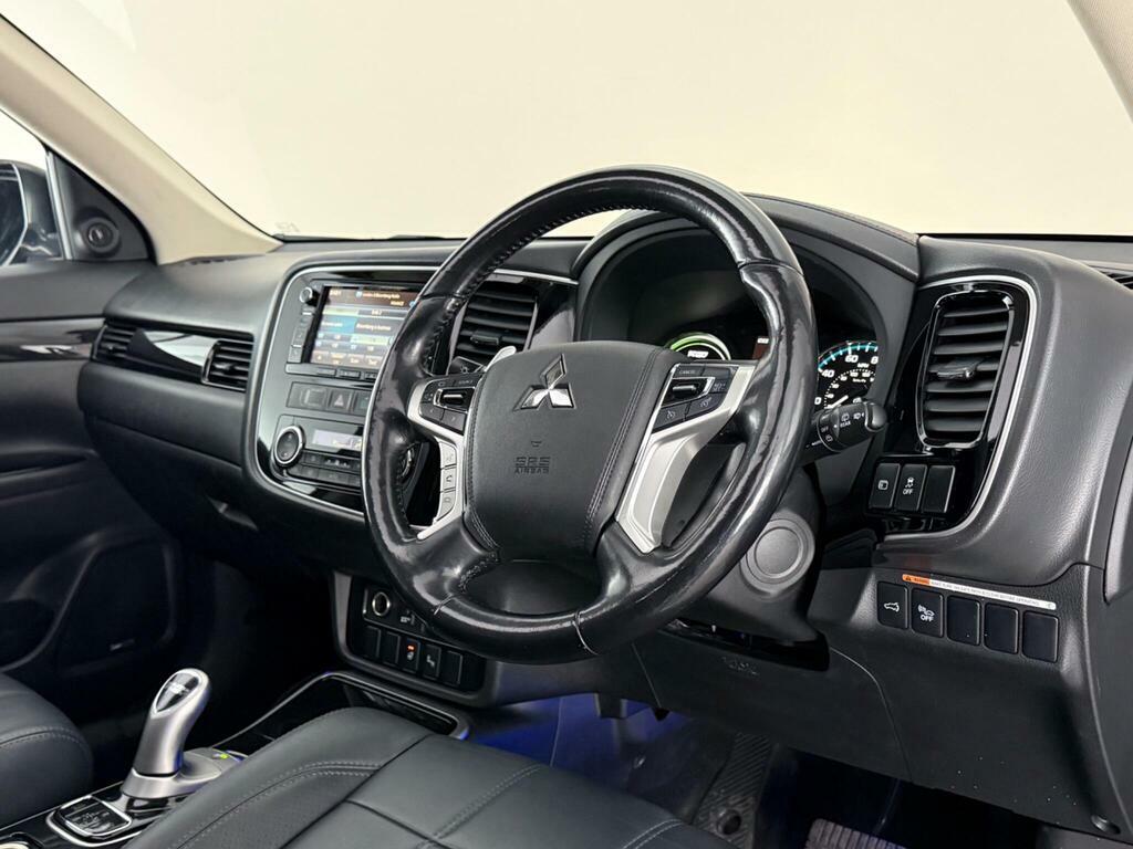 Mitsubishi Outlander 2.0H 12Kwh 5H Cvt 4Wd Euro 6 Ss Black #3